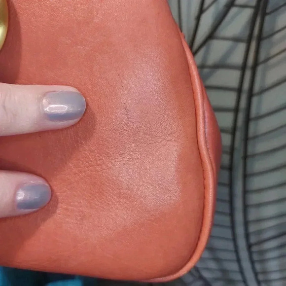 Maxx New York | Retro Style Coral Leather Satchel Gold Hardware - Picture 5 of 16